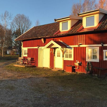 Bed and Breakfast Ranch Mörby Stora Mellosa Exterior foto